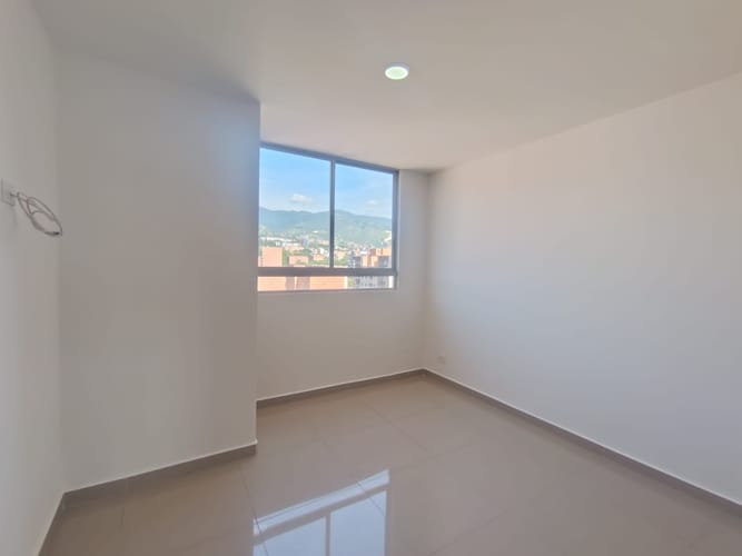 Apartamento de 3 alcobas en arriendo en La Castellana, Medellín, 117 m² · foto 16 de 20