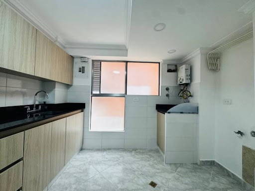 Apartamento de 3 alcobas en venta en Altos Del Poblado, Medellín, 77 m² · foto 7 de 24