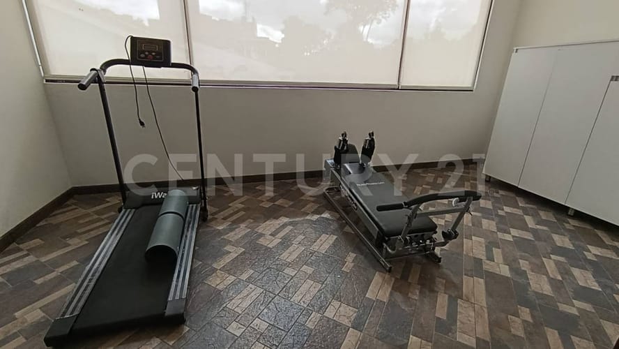 Casa de 8 alcobas en venta en Santa Barbara Alta, Bogotá, 652 m² · foto 9 de 23