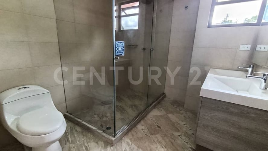 Casa de 8 alcobas en venta en Santa Barbara Alta, Bogotá, 652 m² · foto 11 de 23