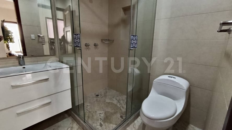 Casa de 8 alcobas en venta en Santa Barbara Alta, Bogotá, 652 m² · foto 13 de 23