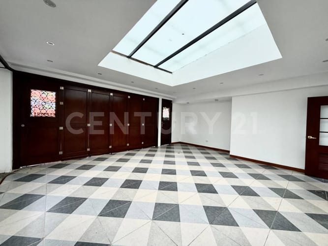 Casa de 8 alcobas en venta en Santa Barbara Alta, Bogotá, 652 m² · foto 14 de 23