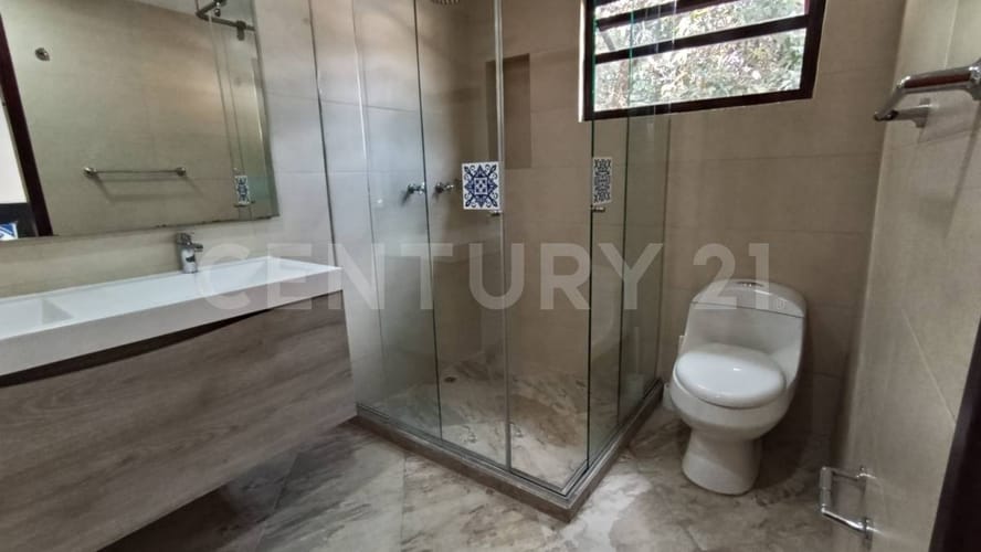 Casa de 8 alcobas en venta en Santa Barbara Alta, Bogotá, 652 m² · foto 19 de 23
