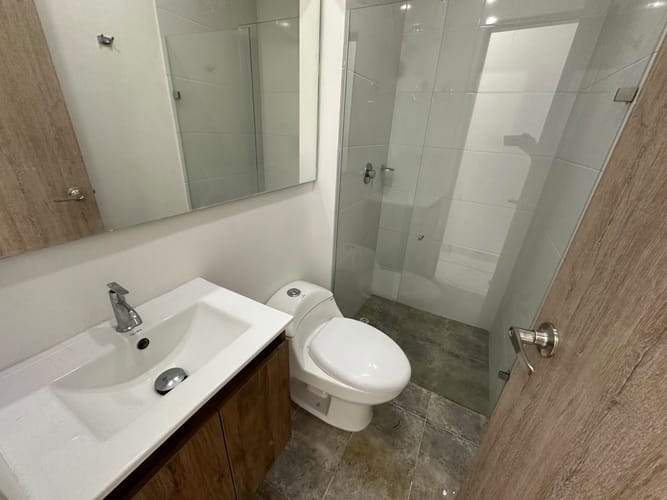 Apartamento de 3 alcobas en arriendo en La Navarra, Bello, 80 m² · foto 10 de 17