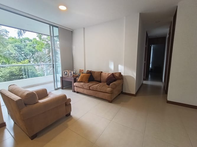 Apartamento de 3 alcobas en arriendo en Loma Del Escobero, Envigado, 92 m² · foto 4 de 16