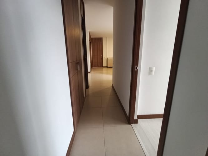Apartamento de 3 alcobas en arriendo en Loma Del Escobero, Envigado, 92 m² · foto 15 de 16