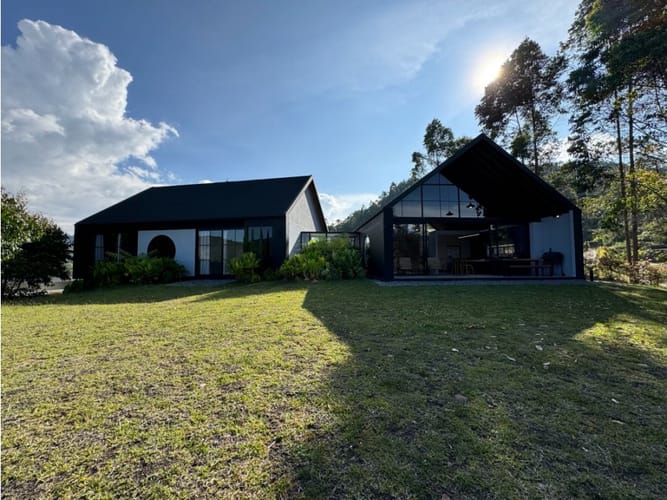 Casa de 3 alcobas en venta en Guayabito, El Retiro, 1750 m² · foto 3 de 24