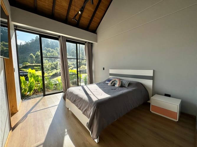 Casa de 3 alcobas en venta en Guayabito, El Retiro, 1750 m² · foto 11 de 24
