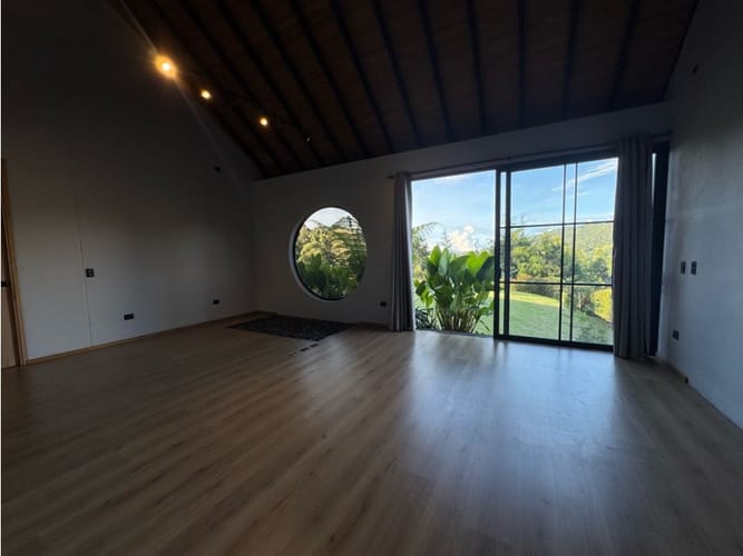 Casa de 3 alcobas en venta en Guayabito, El Retiro, 1750 m² · foto 18 de 24