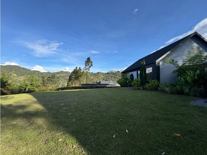 Casa de 3 alcobas en venta en Guayabito, El Retiro, 1750 m² · foto 24 de 24