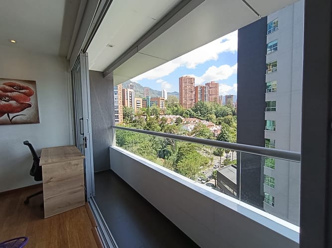 Apartaestudio en arriendo en Los Naranjos, Medellín, 56 m² · foto 4 de 17