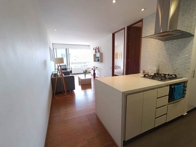 Apartaestudio en arriendo en Los Naranjos, Medellín, 56 m² · foto 7 de 17