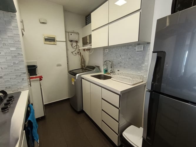 Apartaestudio en arriendo en Los Naranjos, Medellín, 56 m² · foto 10 de 17