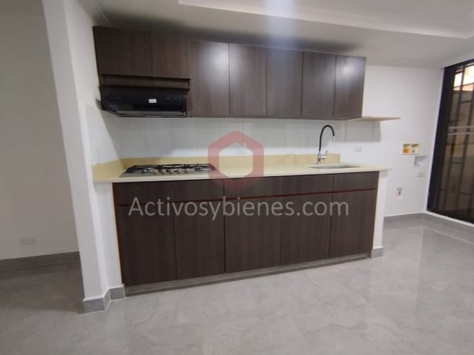 Apartamento de 4 alcobas en arriendo en Laureles, Medellín, 100 m² · foto 2 de 16