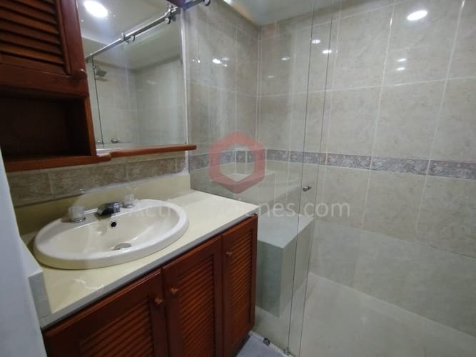 Apartamento de 4 alcobas en arriendo en Laureles, Medellín, 100 m² · foto 8 de 16