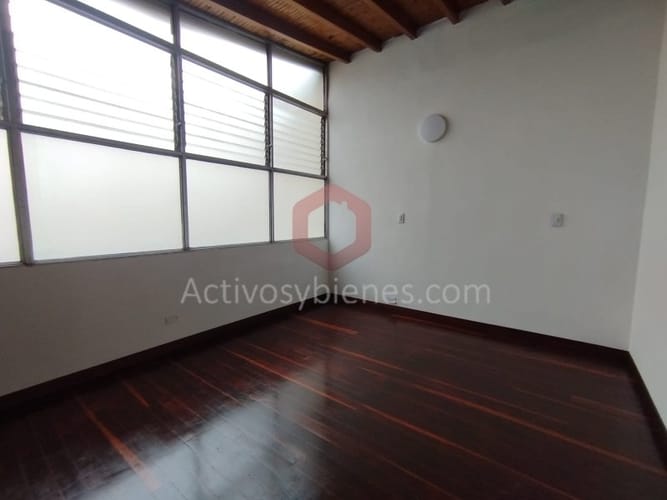 Apartamento de 4 alcobas en arriendo en Laureles, Medellín, 100 m² · foto 14 de 16