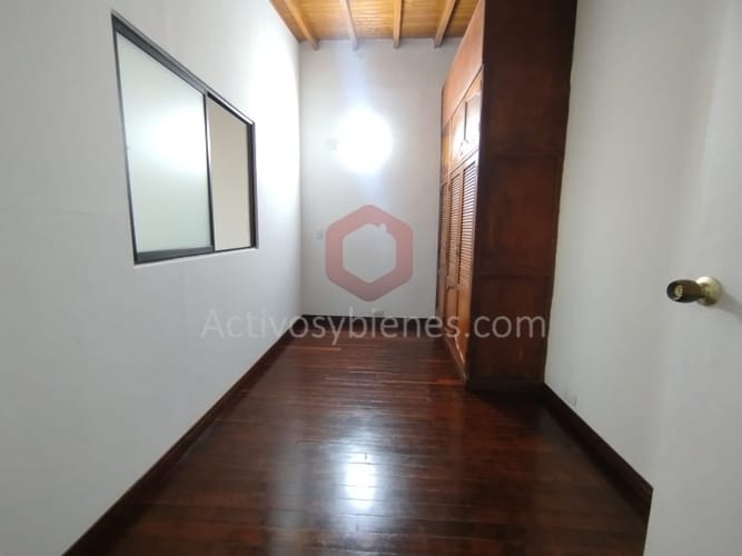 Apartamento de 4 alcobas en arriendo en Laureles, Medellín, 100 m² · foto 15 de 16