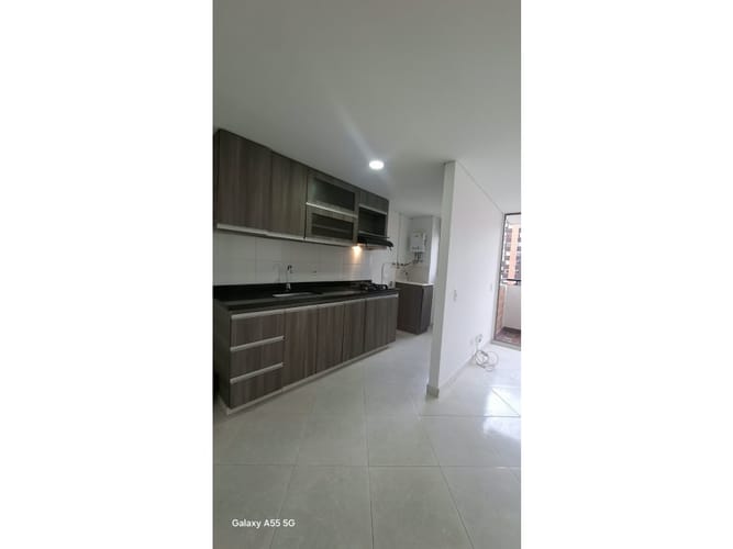 Apartamento de 3 alcobas en arriendo en Camparola, Itagüí, 75 m² · foto 2 de 17