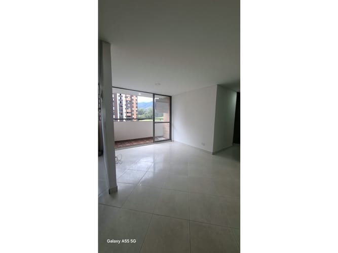 Apartamento de 3 alcobas en arriendo en Camparola, Itagüí, 75 m² · foto 4 de 17