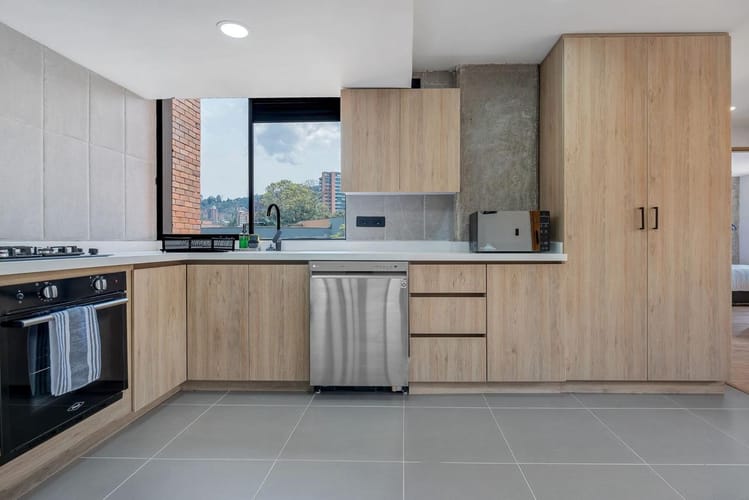 Apartamento de 2 alcobas en arriendo en El Poblado, Medellín, 80 m² · foto 6 de 13