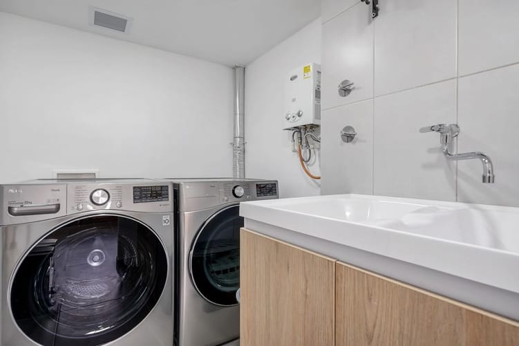 Apartamento de 2 alcobas en arriendo en El Poblado, Medellín, 80 m² · foto 8 de 13