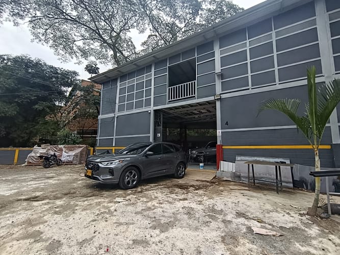Bodega en arriendo en Poblado Del Sur, La Estrella, 104 m² · foto 2 de 11