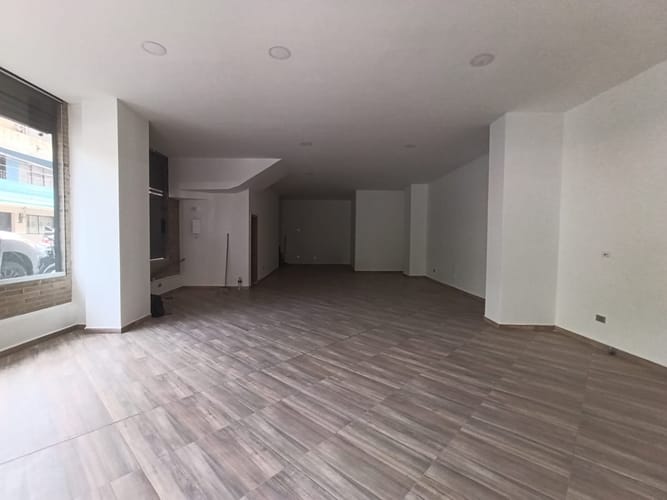 Local en arriendo en Camino Verde, Envigado, 130 m² · foto 2 de 12