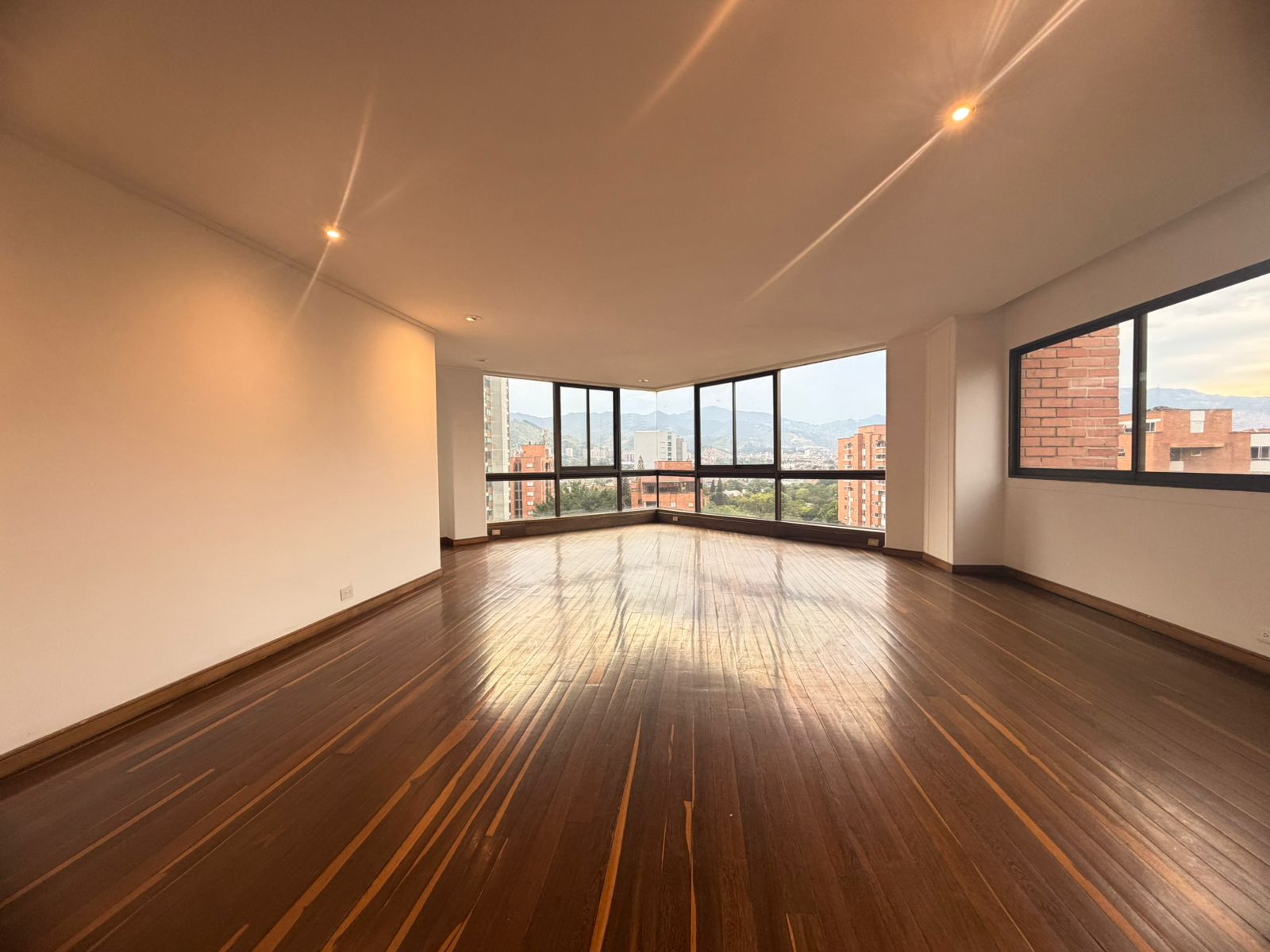 Apartamento en Arriendo en El Poblado, Medellín
