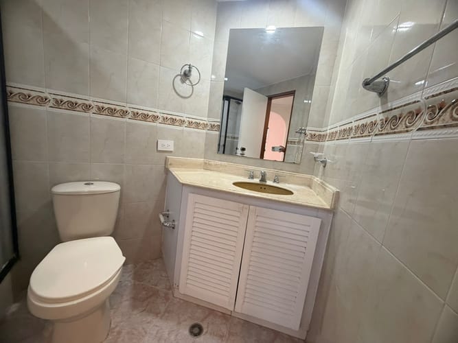 Apartamento de 3 alcobas en arriendo en El Poblado, Medellín, 140 m² · foto 4 de 20