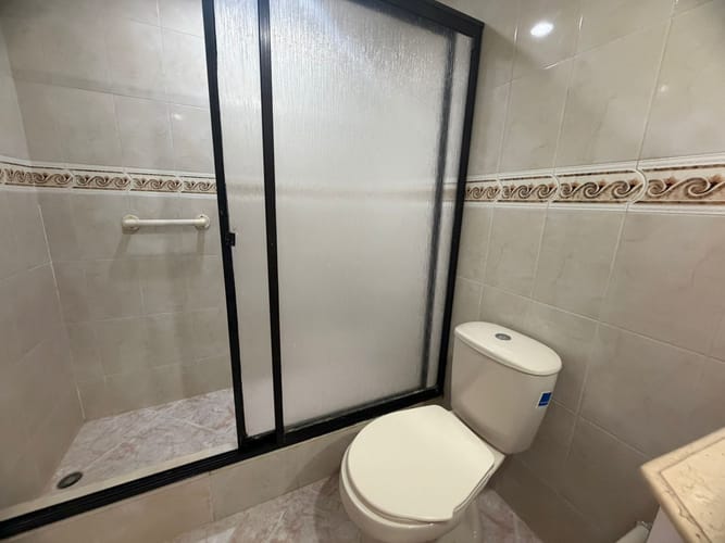 Apartamento de 3 alcobas en arriendo en El Poblado, Medellín, 140 m² · foto 8 de 20