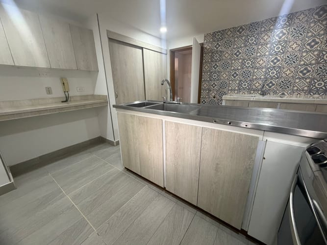 Apartamento de 3 alcobas en arriendo en El Poblado, Medellín, 140 m² · foto 12 de 20