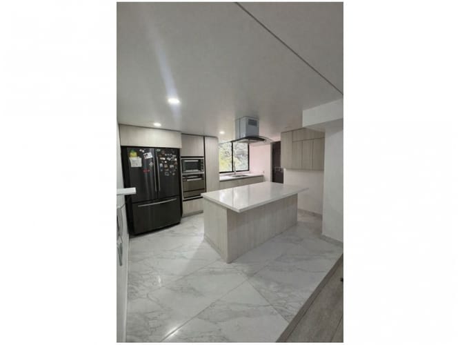 Apartamento de 3 alcobas en venta en El Poblado, Medellín, 169 m² · foto 7 de 18