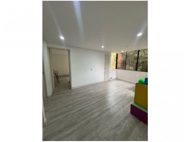 Apartamento de 3 alcobas en venta en El Poblado, Medellín, 169 m² · foto 17 de 18