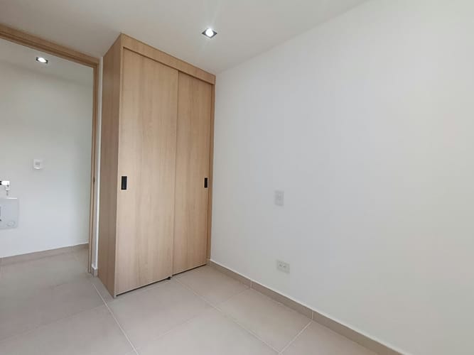 Apartamento de 3 alcobas en arriendo en Cabañas, Bello, 49 m² · foto 10 de 16