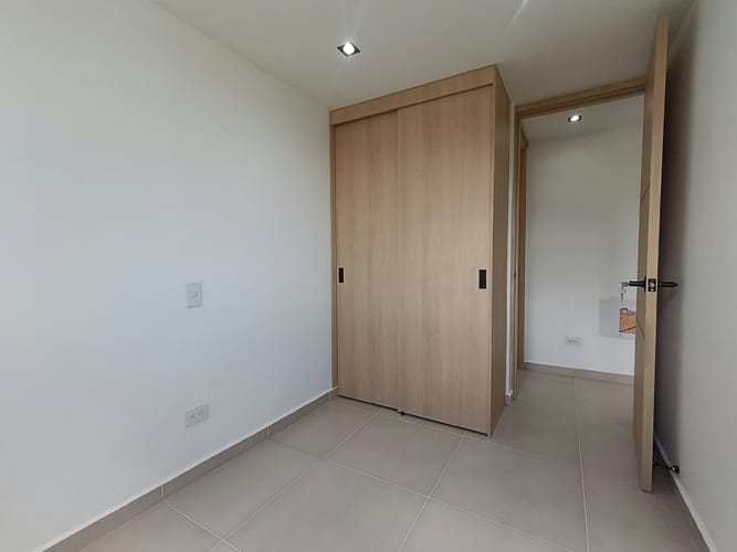 Apartamento de 3 alcobas en arriendo en Cabañas, Bello, 49 m² · foto 12 de 16
