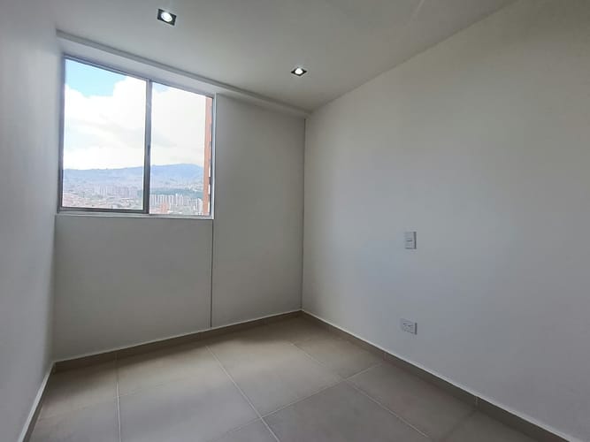 Apartamento de 3 alcobas en arriendo en Cabañas, Bello, 49 m² · foto 13 de 16