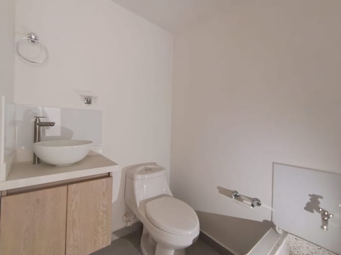 Local en arriendo en Suramérica, Itagüí, 100 m² · foto 3 de 11