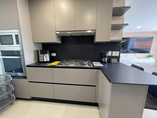 Apartamento de 3 alcobas en arriendo en El Poblado, Medellín, 110 m² · foto 3 de 20