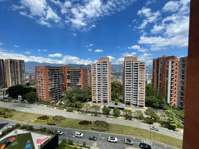 Apartamento de 3 alcobas en arriendo en El Poblado, Medellín, 110 m² · foto 11 de 20