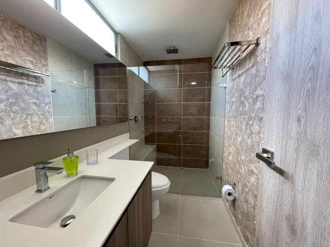 Apartamento de 3 alcobas en arriendo en El Poblado, Medellín, 110 m² · foto 14 de 20