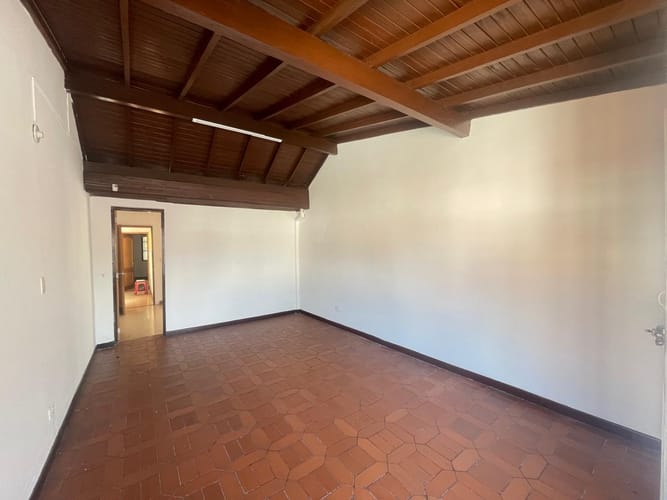 Casa de 5 alcobas en arriendo en Laureles, Medellín, 500 m² · foto 2 de 20