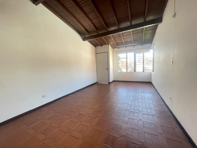 Casa de 5 alcobas en arriendo en Laureles, Medellín, 500 m² · foto 4 de 20
