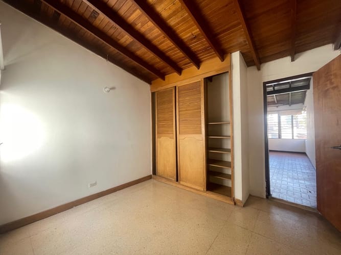 Casa de 5 alcobas en arriendo en Laureles, Medellín, 500 m² · foto 5 de 20