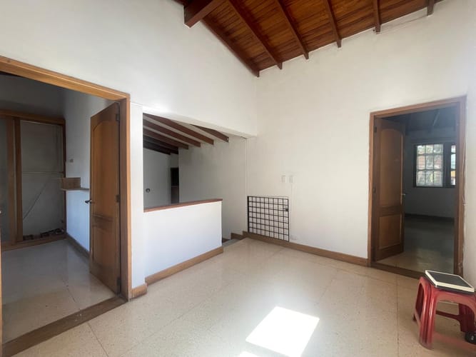 Casa de 5 alcobas en arriendo en Laureles, Medellín, 500 m² · foto 10 de 20