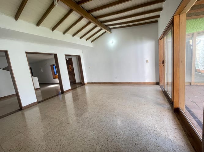 Casa de 5 alcobas en arriendo en Laureles, Medellín, 500 m² · foto 14 de 20