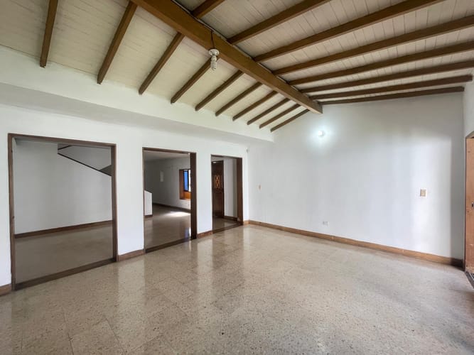 Casa de 5 alcobas en arriendo en Laureles, Medellín, 500 m² · foto 15 de 20