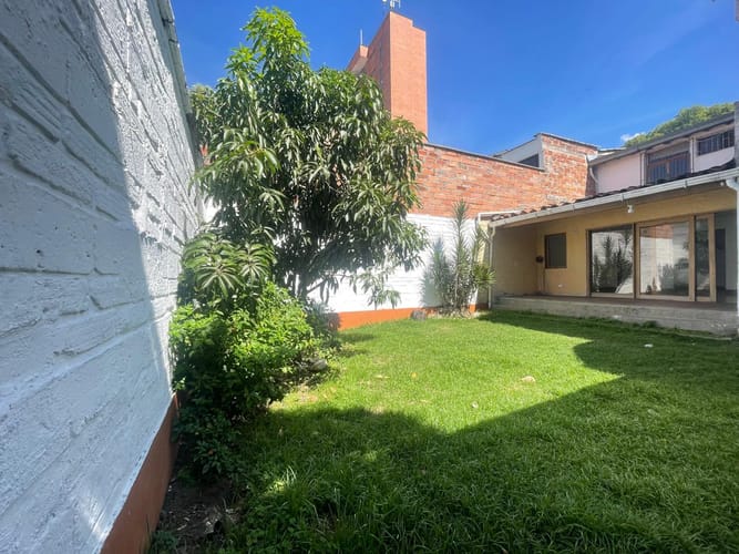 Casa de 5 alcobas en arriendo en Laureles, Medellín, 500 m² · foto 16 de 20