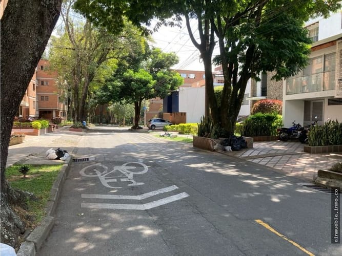 Casa de 5 alcobas en arriendo en Laureles, Medellín, 500 m² · foto 20 de 20