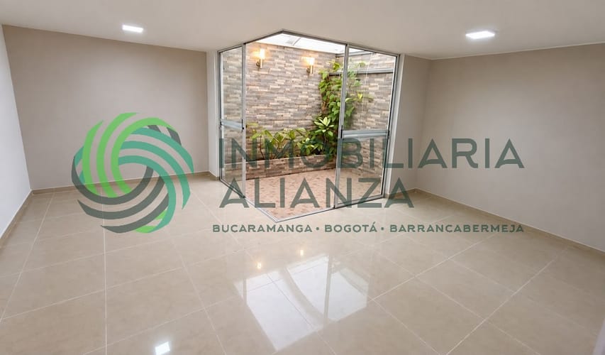 Casa de 3 alcobas en venta en Versalles, Floridablanca, 129 m² · foto 3 de 22