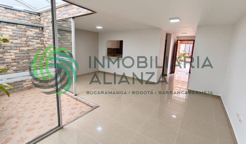 Casa de 3 alcobas en venta en Versalles, Floridablanca, 129 m² · foto 4 de 22